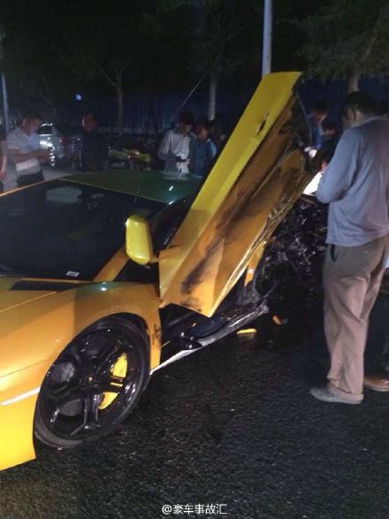 三亞市區嚴重車禍