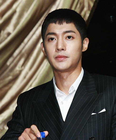 曝金賢重與女友復(fù)合