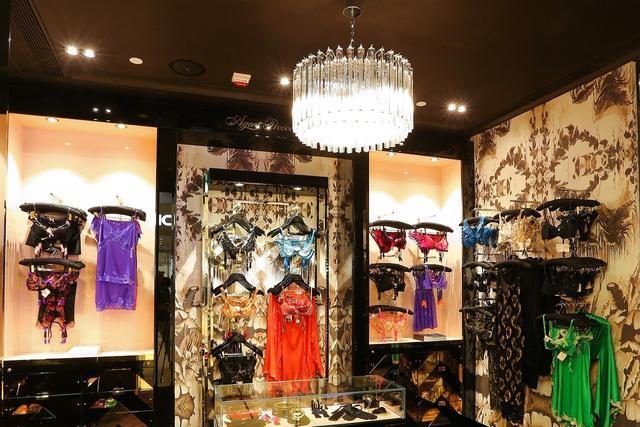 反腐令高檔內(nèi)衣熱銷(xiāo)