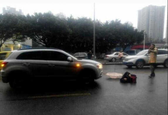 車禍現場手機自拍