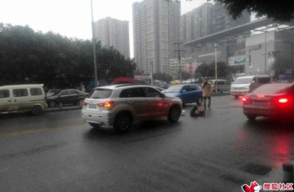 車禍現場手機自拍