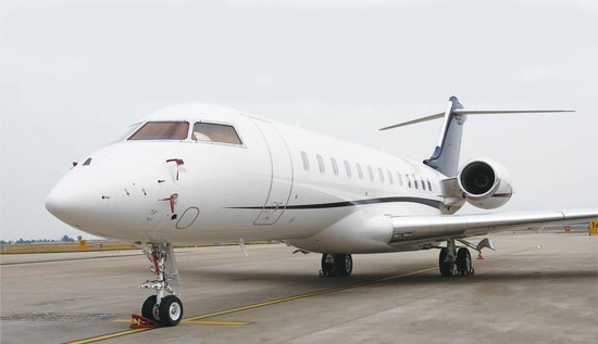 溫州老板徐宇坐飛機(jī)參加同學(xué)會(huì)