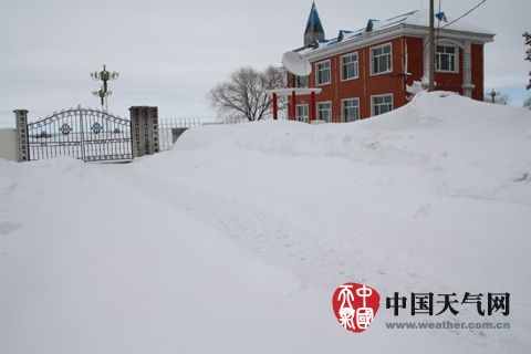 黑龍江遭遇羊年最強降雪 撫遠積雪超1米