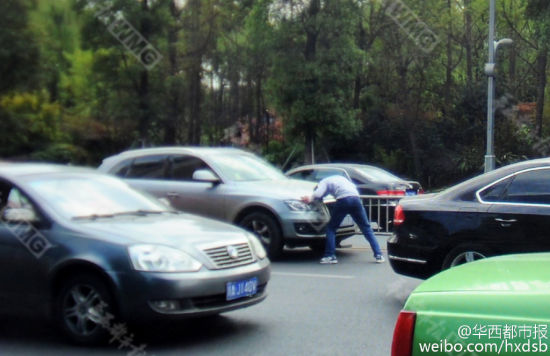 男子自殺式碰瓷