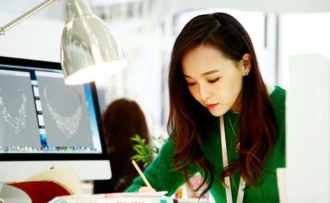 唐嫣片場突發(fā)心臟抽搐