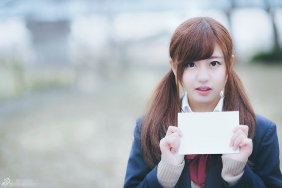 日本19歲模特河村友歌撞臉鄧超