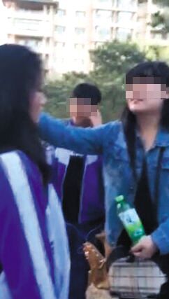 北京105中學(xué)女生被打視頻截圖