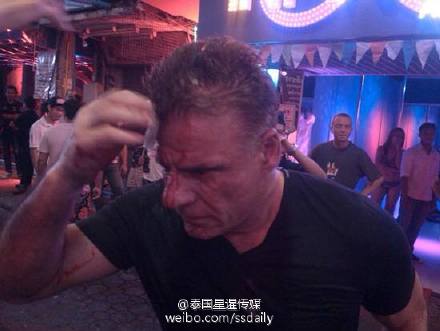 游客拒人妖服務被打