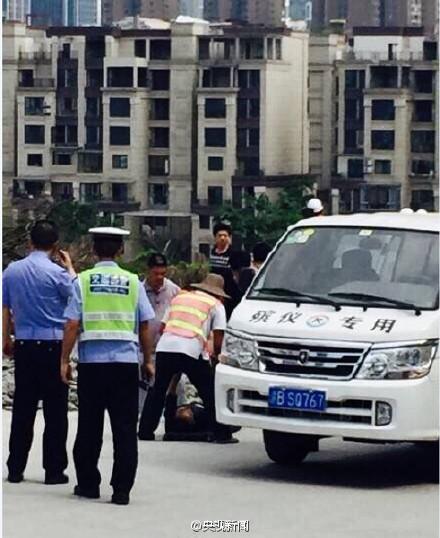 重慶工地圍墻倒塌