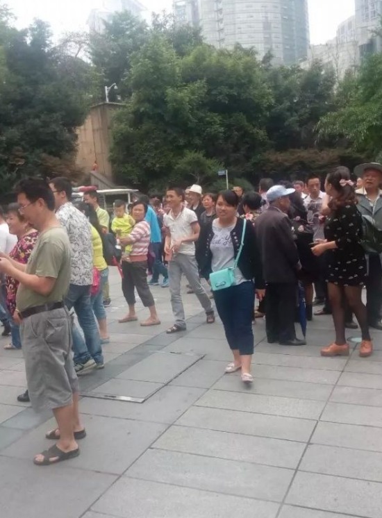 清華大學(xué)博士街頭賣身