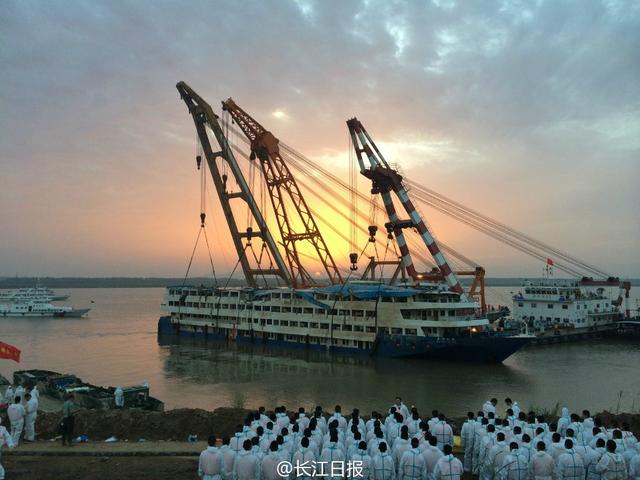 東方之星出水現場