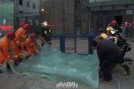 大風吹倒700斤玻璃一人被砸死