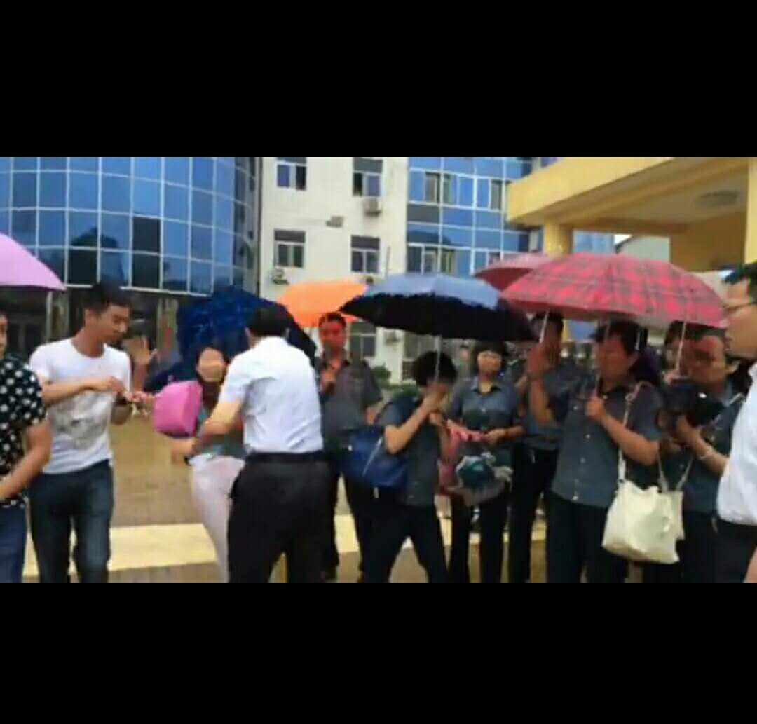 交通局長(zhǎng)囂張打人