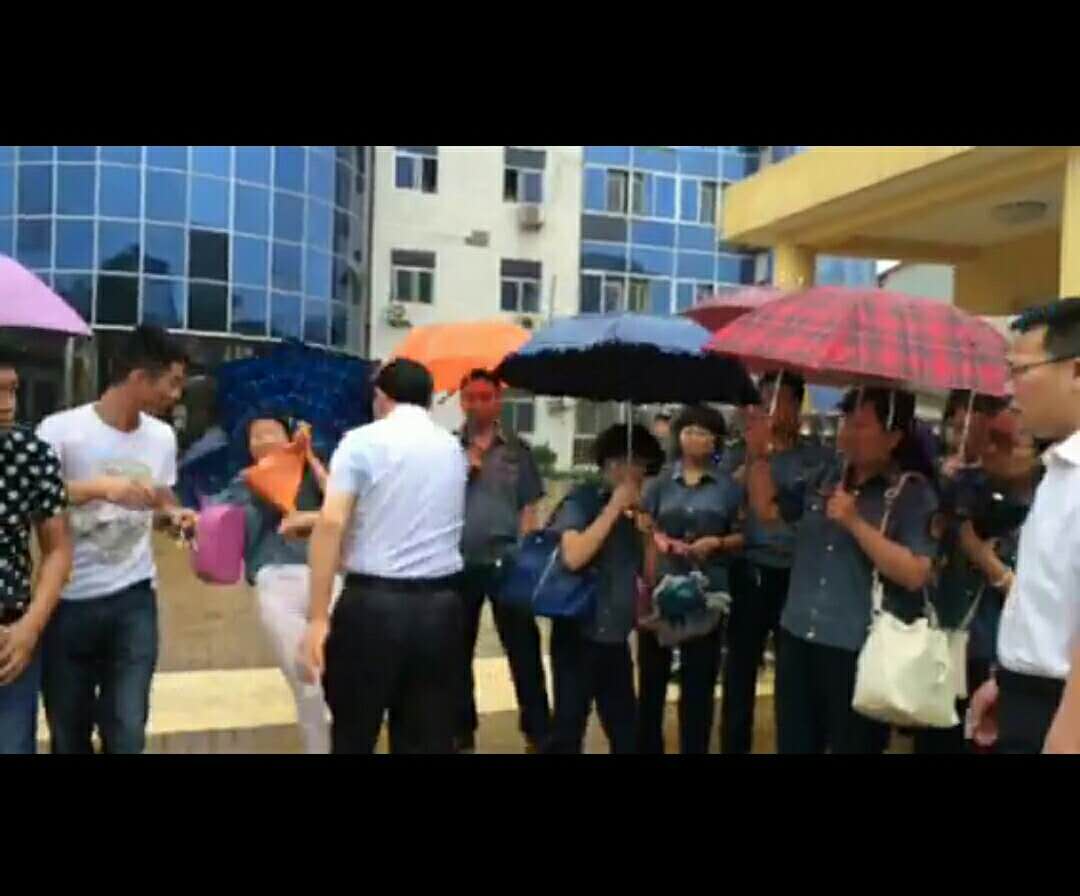 交通局長(zhǎng)囂張打人