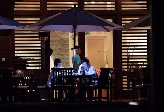 局長攜女下屬度假