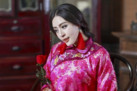 酷似范冰冰校花走紅