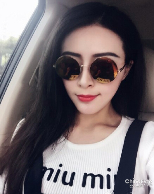 酷似范冰冰校花走紅