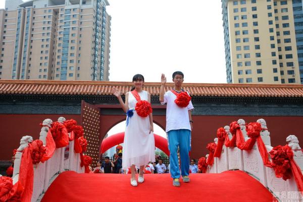 吉林高考狀元走紅毯