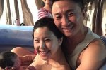 李允美水中分娩生下二女兒