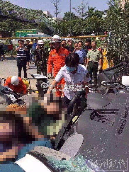 深圳龍崗區發生一起慘烈車禍