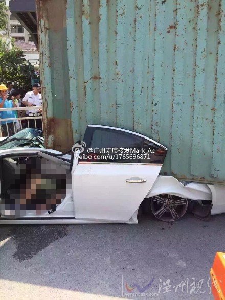 事故發生在龍崗區布吉麗湖花園附近