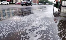 天津下雨出現泡沫