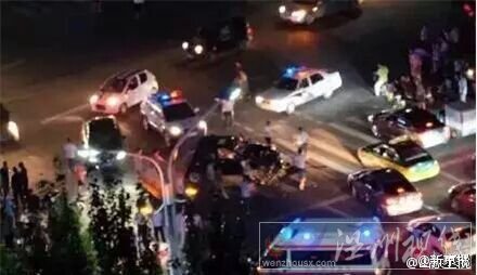 濰坊越野車撞人圖片