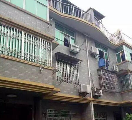 杭州一名3歲小女孩從三樓窗口墜樓