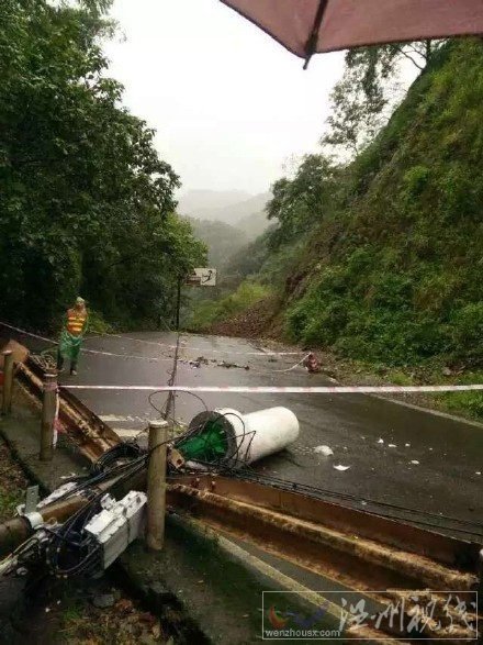 四川峨眉山景區塌方圖片