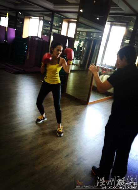 姚晨進行搏擊練習