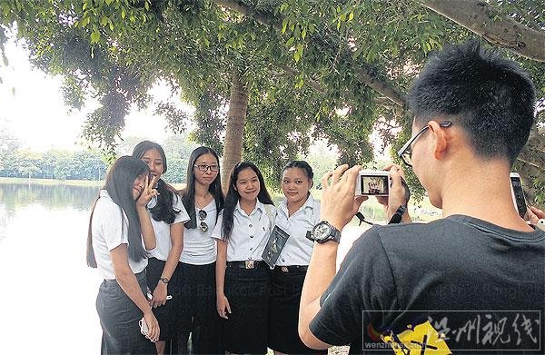 數十萬的中國游客擠爆清邁大學