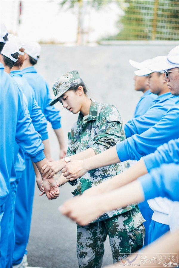 最美軍訓(xùn)教官照片