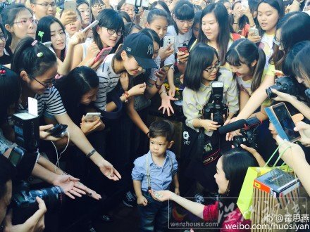 霍思燕兒子為什么叫嗯哼大王