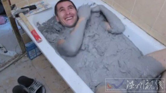 男子泡水泥險(xiǎn)送命