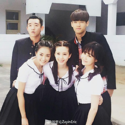 劉詩詩穿校服照片