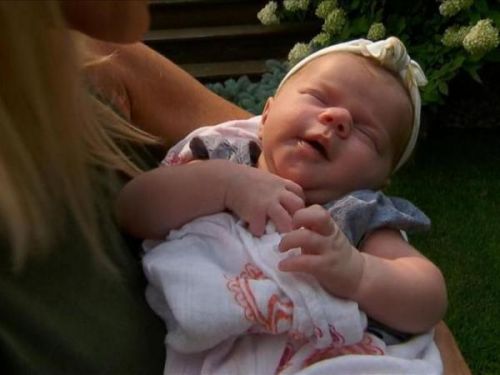 美國老太為女兒代孕