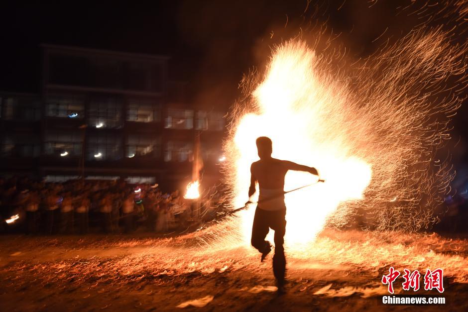 浙江省磐安縣雙峰鄉(xiāng)皿一村煉火表演