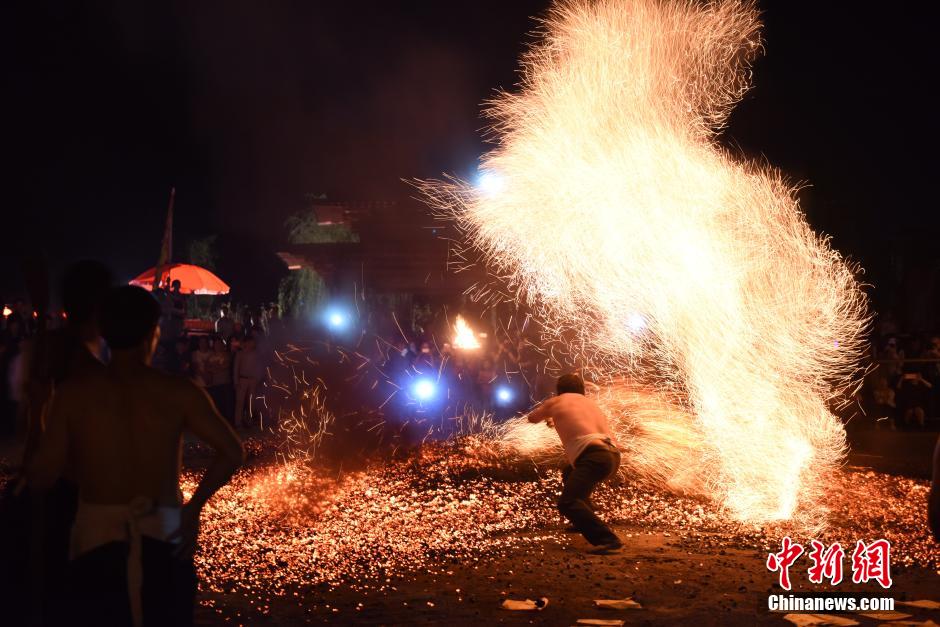 浙江省磐安縣雙峰鄉(xiāng)皿一村煉火表演