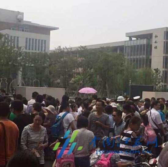 儀征小學(xué)老師跳樓身亡