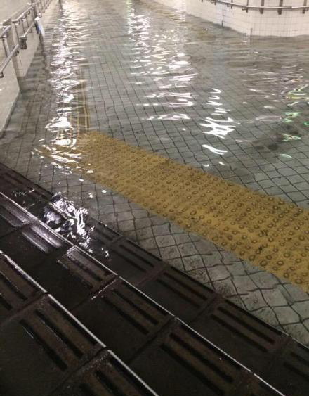 第18號臺風艾濤登陸日本