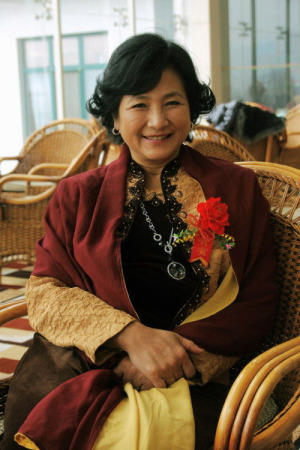 武俠影后鄭佩佩憶當(dāng)年懷孕8次流產(chǎn)4次