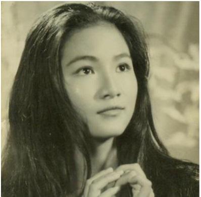 鄭佩佩年輕時候的照片