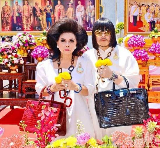 泰國母子炫富成癮