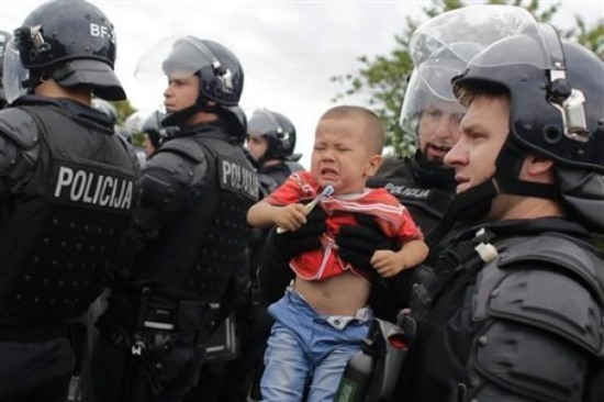 盾牌陣前拉提琴