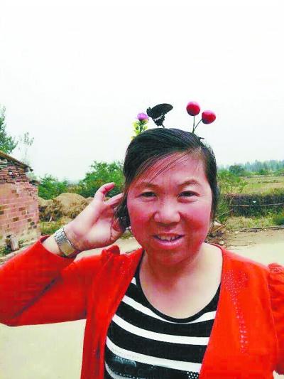 賣萌草吸引到蝴蝶