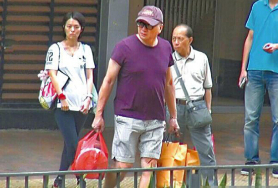 湯鎮(zhèn)業(yè)發(fā)福照片