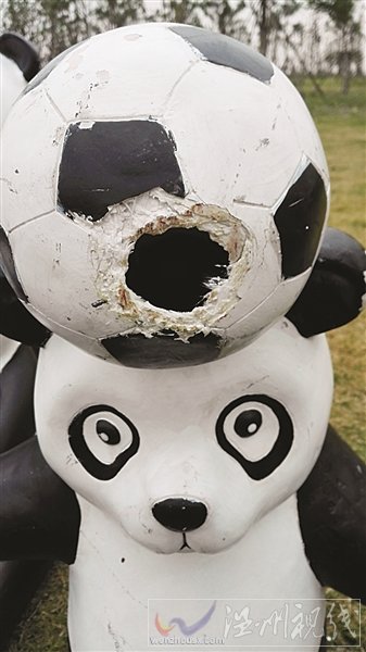 胡巴雕像遭破壞