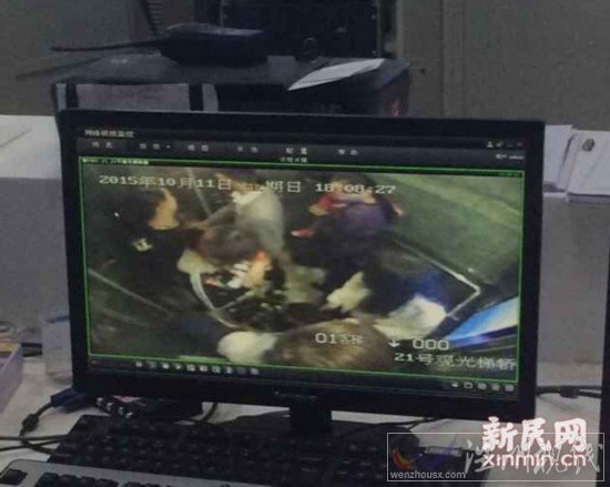 上海萬(wàn)達(dá)商場(chǎng)一電梯發(fā)生事故