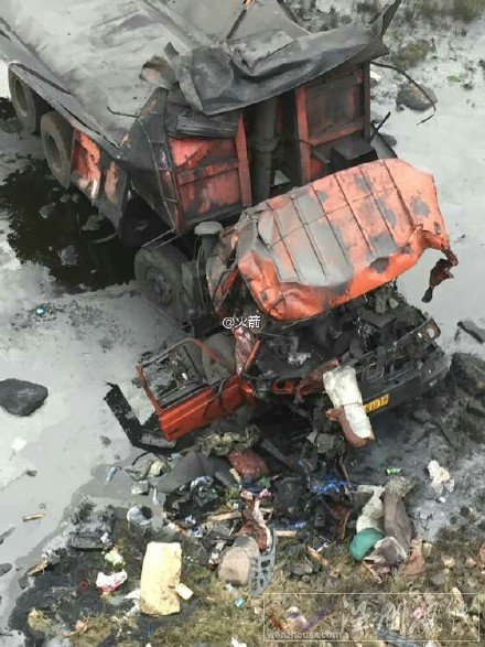 洛陽新安發生墜橋事故