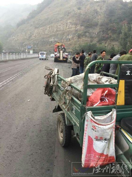 新安一運煤車墜橋